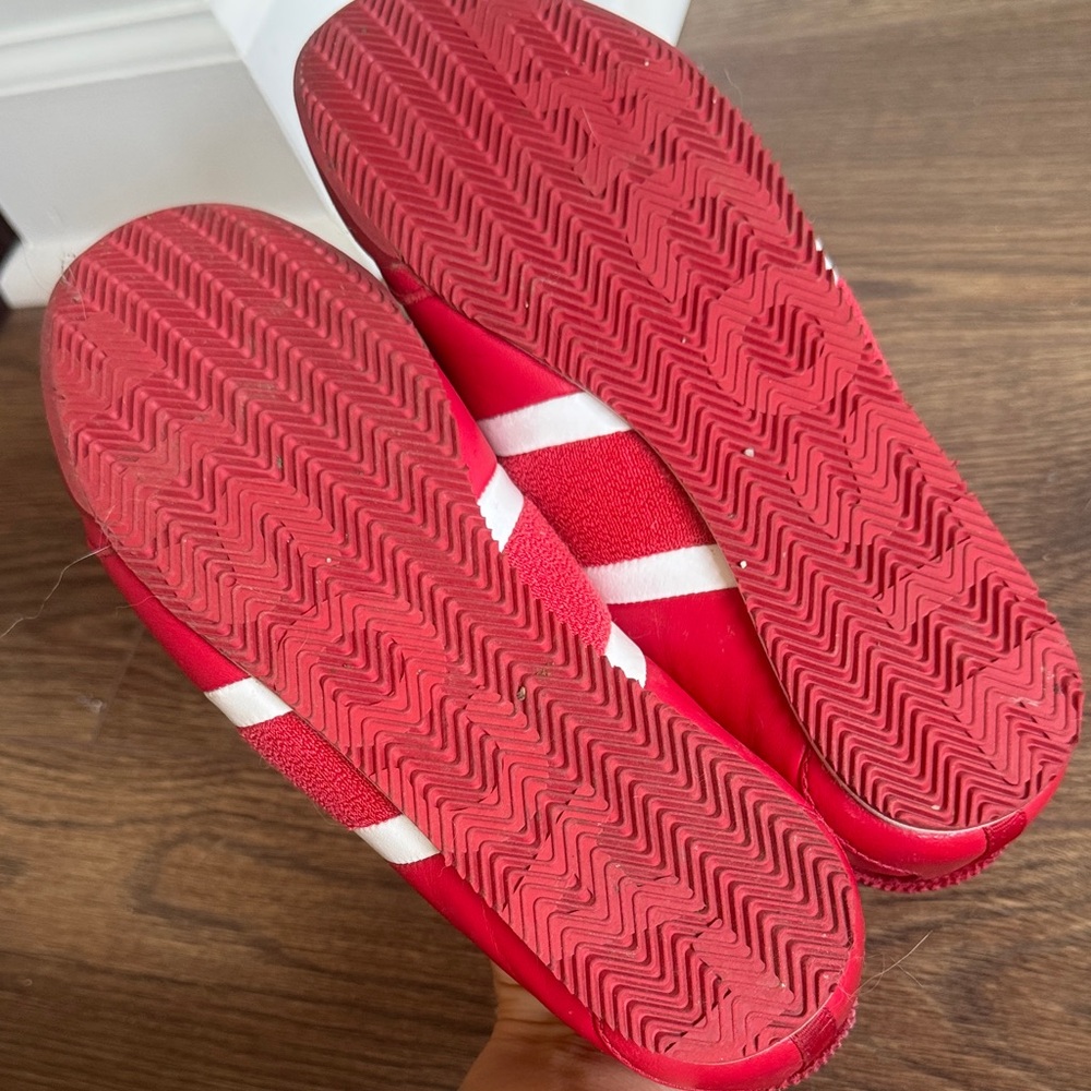 Lacoste Red Sneakers with White Stripes and Laces - Picture 4 of 7